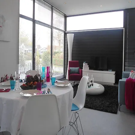 Chalet Modern With A Fireplace In A Noord-Scharwoude
