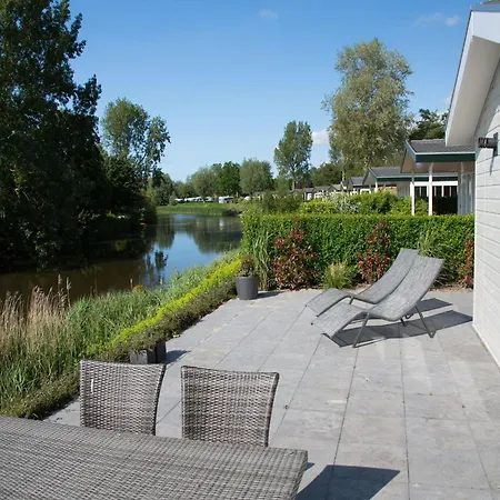 Chalet Modern With A Fireplace In A Noord-Scharwoude